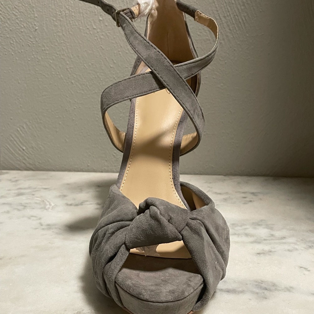 FREE GIFT Colin Stuart Victoria’s Secret cross strap suede stiletto spike pump